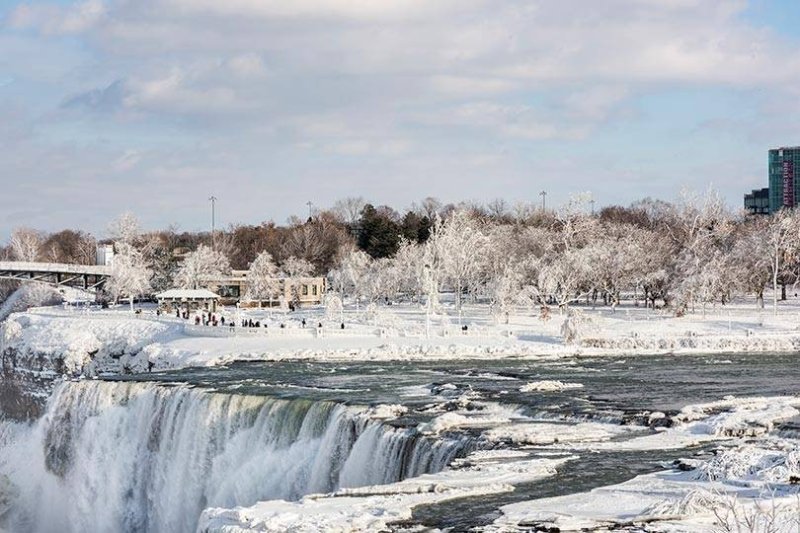 frozen-niagara-falls-3.jpg