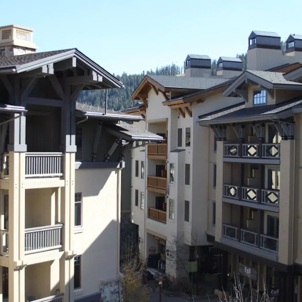 Village at Squaw, Ski-in/Ski-out, 1 Br+Den, Top Flr Unit - Olympic Valley