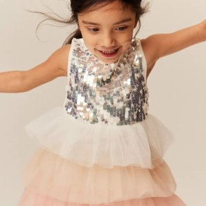 低至7折H&M 儿童夏日服饰新品降价 封面亮片蛋糕裙$25+