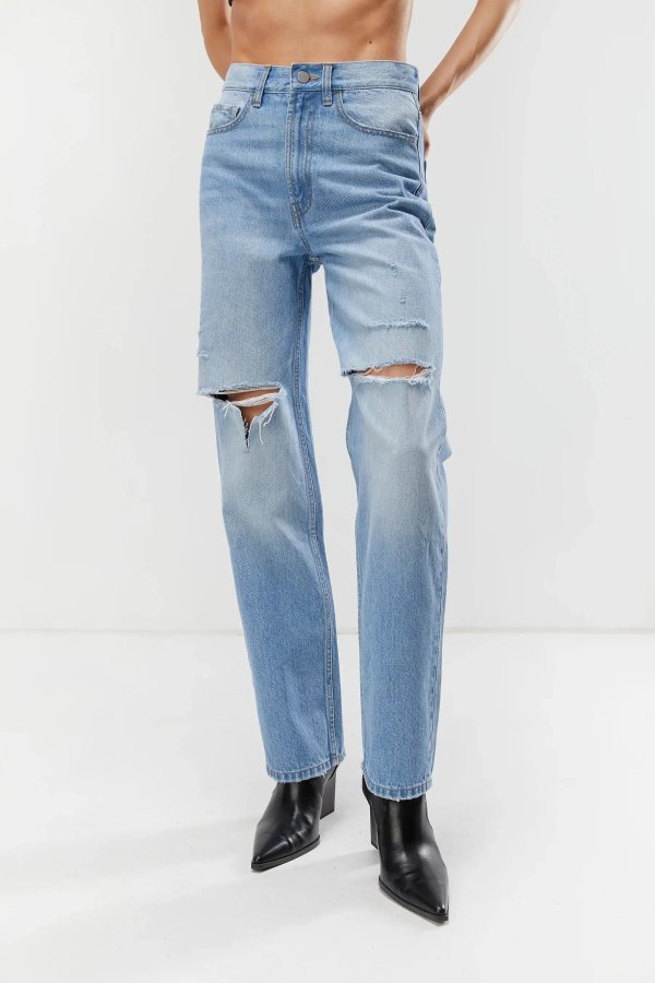 RELAXED RIPPED JEANS $32 Winter Sale: Up to 50% Off. Prices as marked. DM-8465-W Mid Light Vintage Wash Mid Light Vintage Wash DM-8465-W $78 $32.00