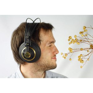 AKG K240 Studio 半开放式专业监听耳机