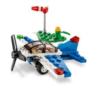LEGO乐高实体店 组建乐高飞机模型活动