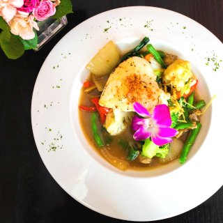 Four Spoons Thai Inspired Cuisine & Bar - 波士顿 - Newton