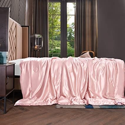 100% Silk Throw Blanket for Bed/Couch Top Grade Long-Strand Silk Quilted Bedspread Soft & Cozy (Charming Pink, 53x70 inch)