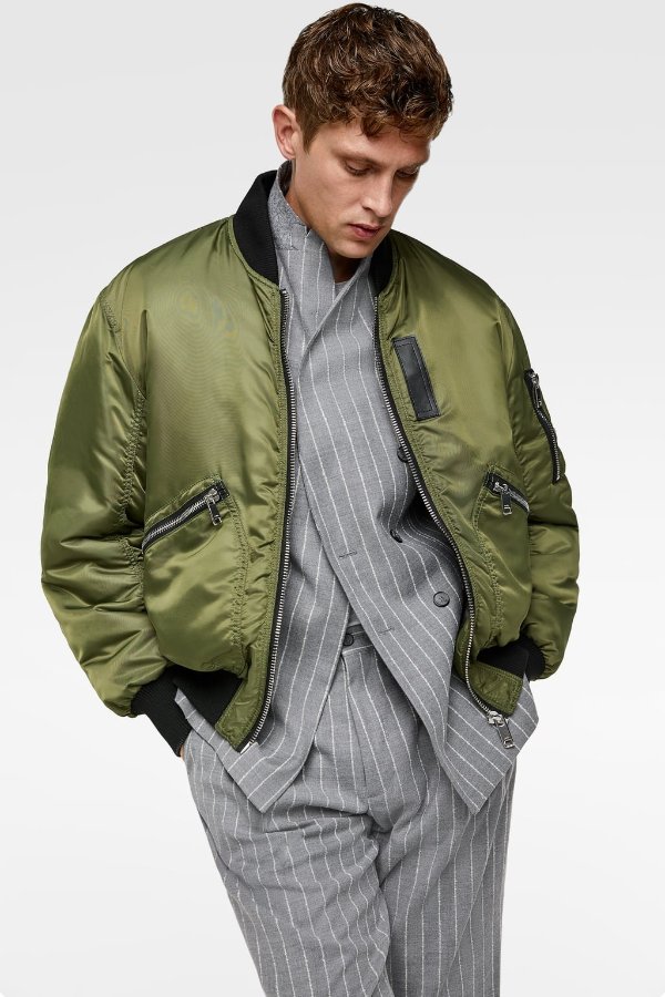 PADDED JACKET WITH POCKETS Details