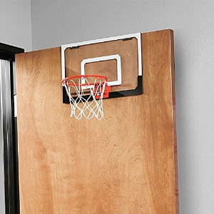 Amazon 室内迷你篮球框，可挂在门上，成人儿童都能玩