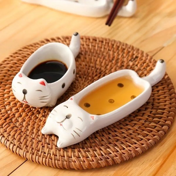 2pcs/set Cat Shaped Ceramic Flavor Plate, Japanese Ceramic Cute Cat Multifunctional Seasoning Plate, Chopstick Holder, Snack Dipping Plate, Versatile Creative Home Tableware, Suitable For Appetizers, Desserts, Sushi Sauce Small Plates