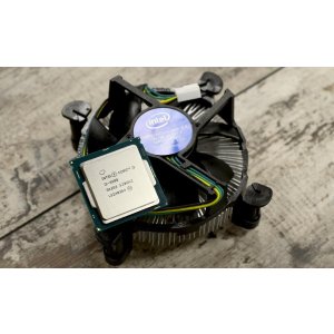 Intel Core i5-6500 + 海盗船 复仇者LPX 16GB (2 x 8GB) DDR4 2666