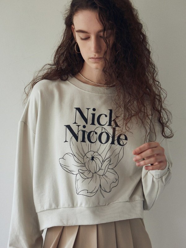 Nicole Narcissus Flower Crop Sweatshirt_Cream