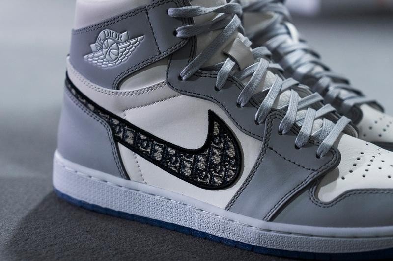 https___hypebeast.com_wp-content_blogs.dir_6_files_2020_03_dior-nike-air-jordan-1-high-limited-quantity-8500-pairs-1.jpg