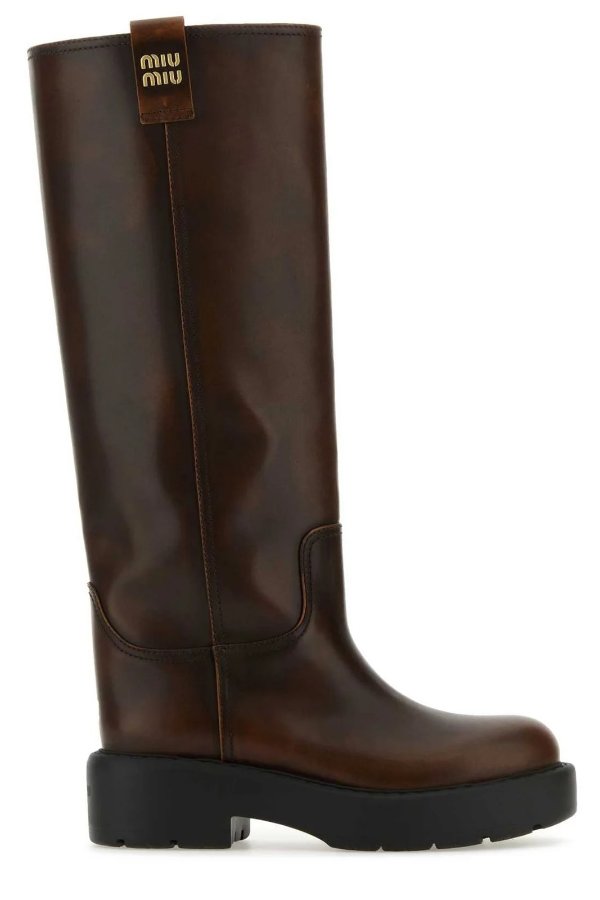 Round-Toe Boots