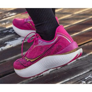 Saucony Pink Endorphin Pro 3 运动鞋