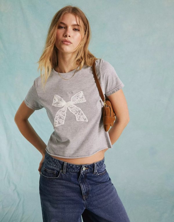 short sleeve baby tee with lace bow graphic in gray