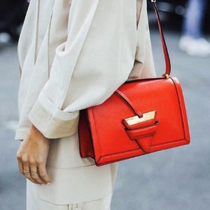 Red Designer‘s Handbags @ Louisaviaroma