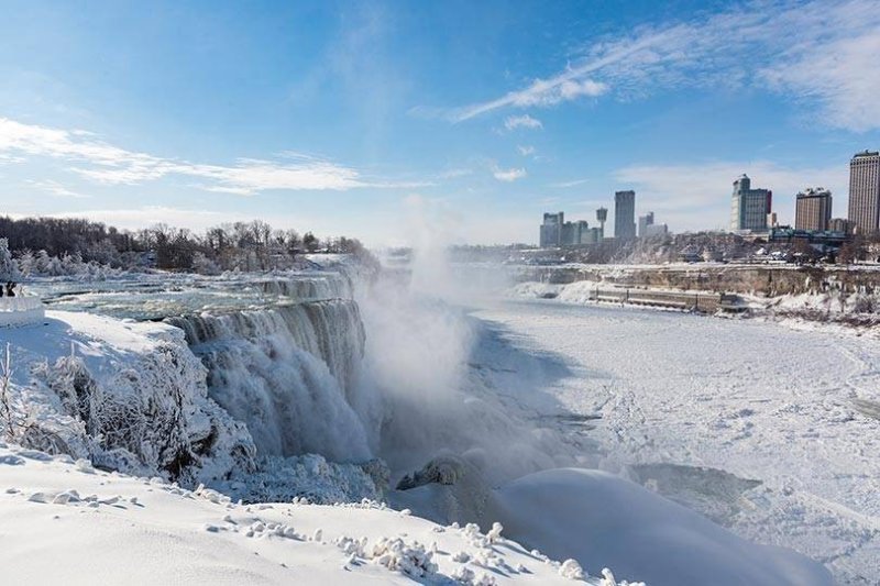 frozen-niagara-falls-10.jpg