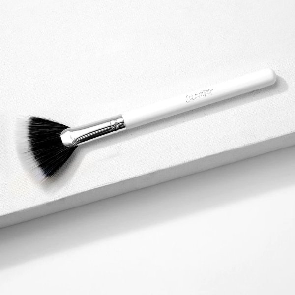 Fan Brush - Makeup Brush