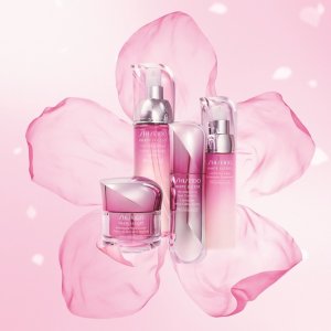 With White Lucent Collection purchase @ Shiseido
