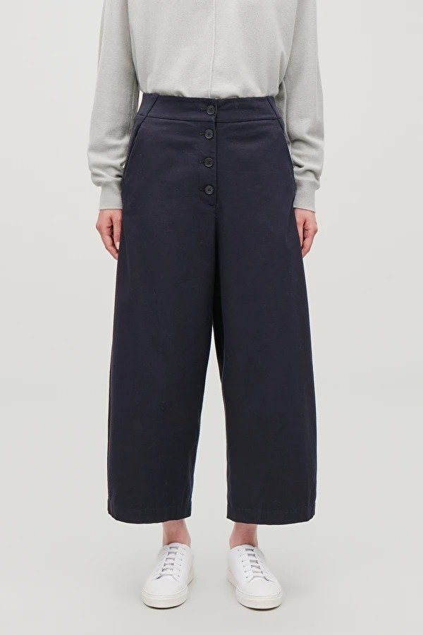 WIDE TROUSERS WITH FRONT BUTTONS