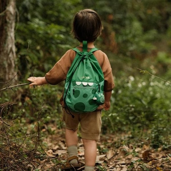 Zoy zoii Drawstring Bag for Kids, Dinosaur Bag Gift for Girls Boys Sports Camping Outdoor Travel, Widened Shoulder Straps Adjustable Length