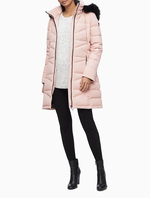 粉色毛领大衣