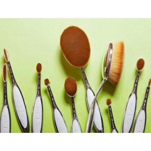 Artis	Makeup Brush @ Bergdorf Goodman