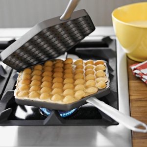 Nordic Ware 01890 Egg Waffle Pan