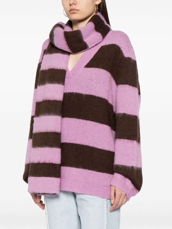 stripe-pattern V-neck jumper