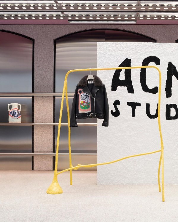 acnestudios_68967773_403097227039937_981809074464342717_n.jpg