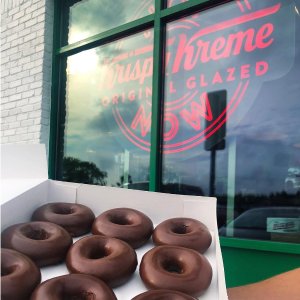 限今天：Krispy Kreme 爆款巧克力甜甜圈周年庆祝活动