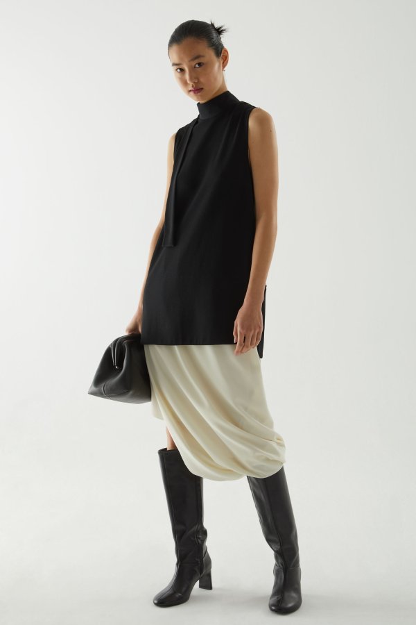 SLEEVELESS TOP WITH WRAP BACK
