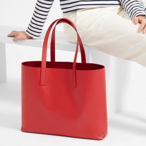 The Day Market Tote and The Day Magazine Tote @ Everlane