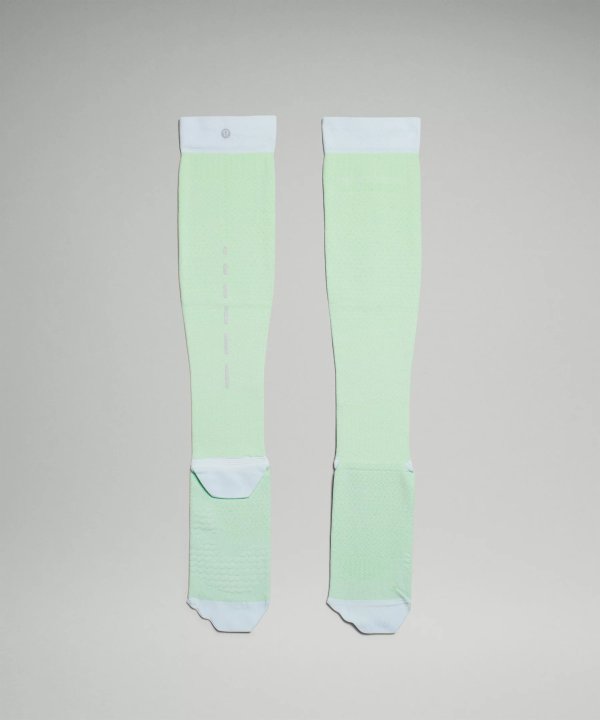 Men's MicroPillow Compression Knee-High Running Sock *Light Cushioning | Men's Socks | lululemon