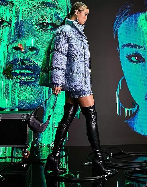 puffer coat in blue abstract print