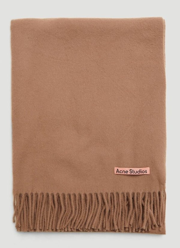 Canada New Scarf in Brown