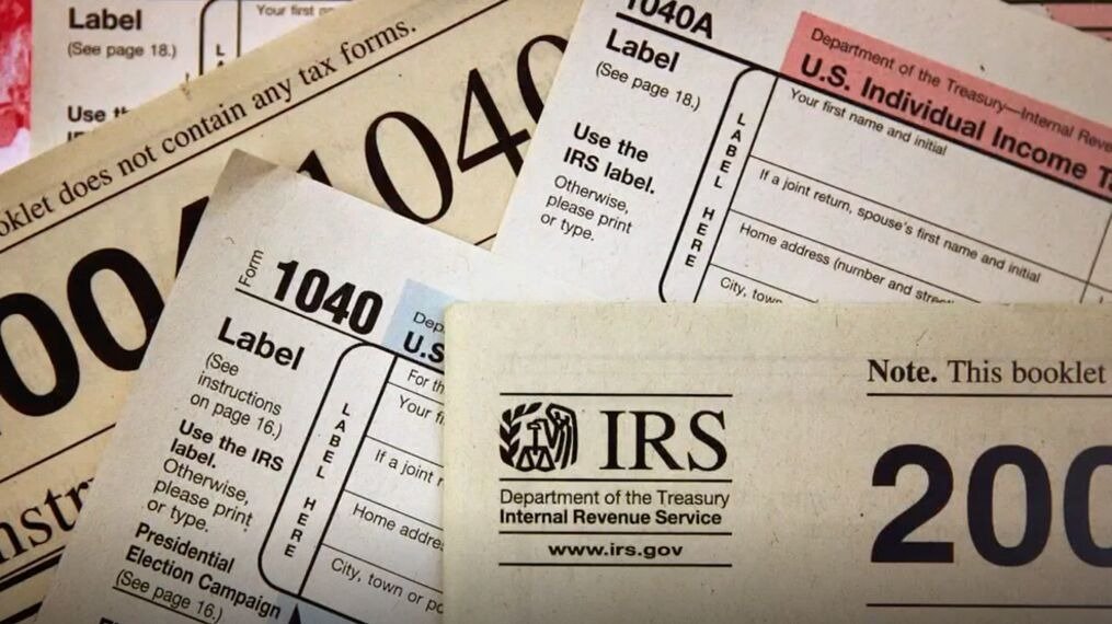 先！别！报！税！IRS敦促数百万纳税人推迟报税；如果你已经报税了，可以这样做