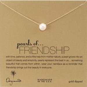 Dogeared "Pearls of . . . Friendship" 18"淡水珍珠吊坠镀金银锁骨链
