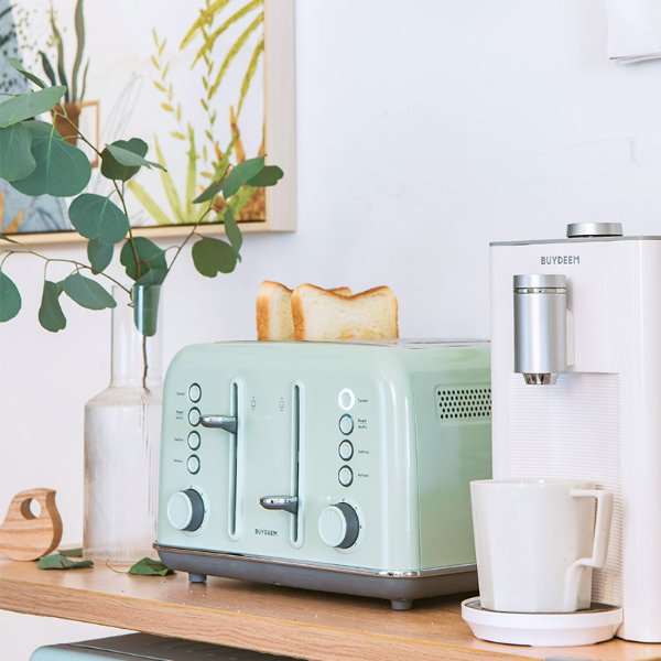 DT-6B83G 4-Slice Toaster, Extra Wide Slots, Retro Pastel Green Stainless Steel with High Lift Lever, Bagel and Muffin Function, 7-Shade Settings in Vintage Turquoise, Light Teal