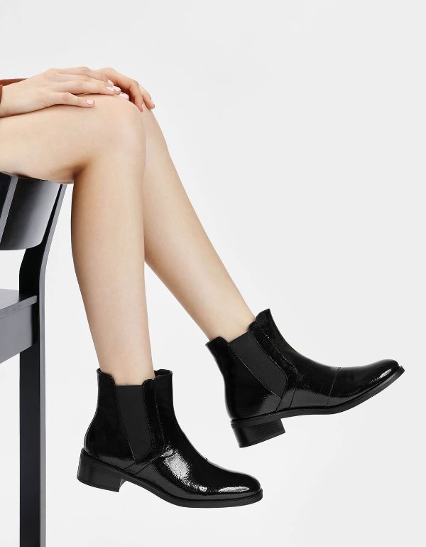 Black Classic Ankle Boots | CHARLES & KEITH