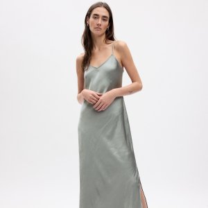 40% Off Everything+Extra 20% OffGap Friends & Family
