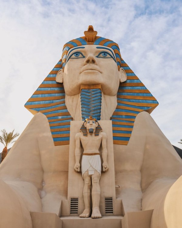 luxorlv_53687209_181365499510856_1319277983653596422_n.jpg