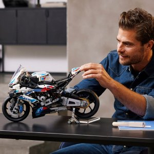 LEGO TECHNIC: BMW M 1000 RR MOTORBIKE MODEL KIT (42130)