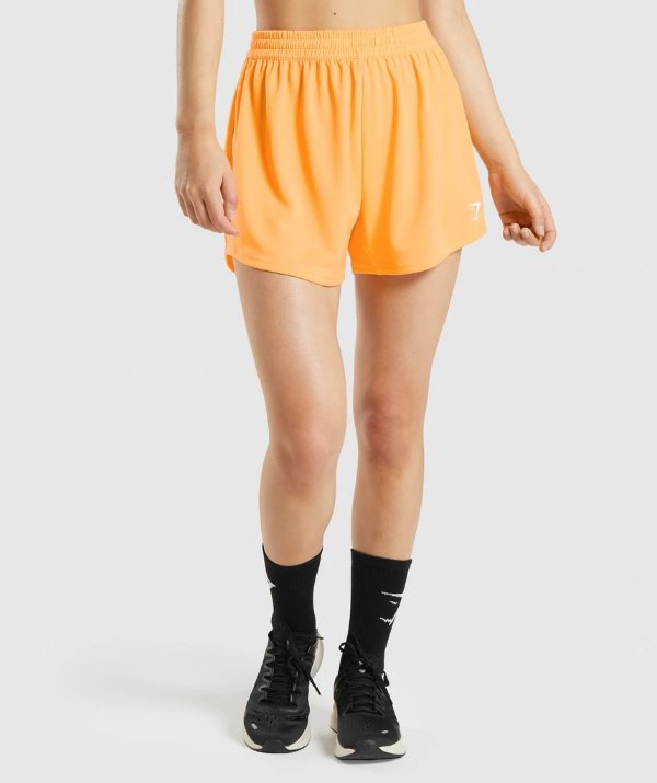 橙色运动短裤