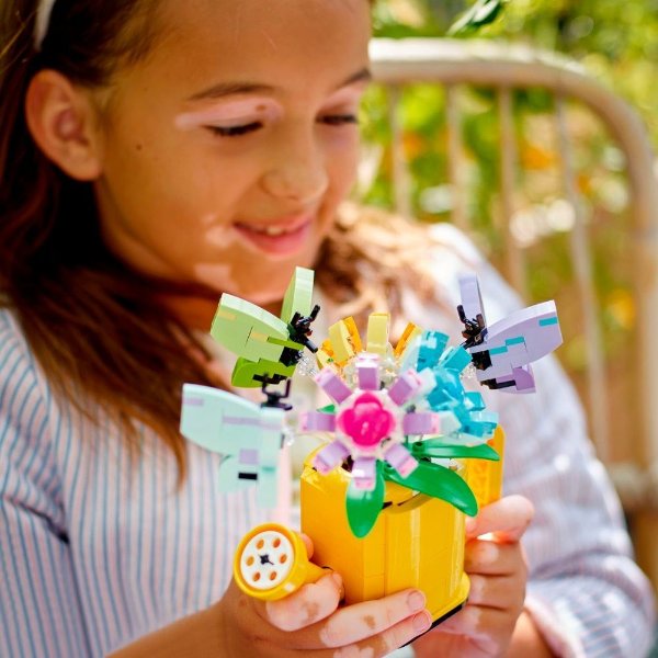 - Creator 3 in 1 Flowers in Watering Can Building Toy 31149