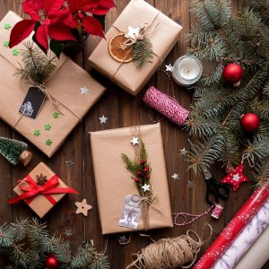 Amazon 多款圣诞树、圣诞贺卡、礼物包装袋等促销