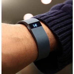 Fitbit Charge 运动智能手环(大小号，双色可选)