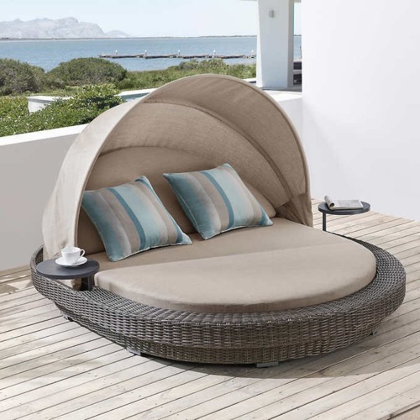 Oval Daybed