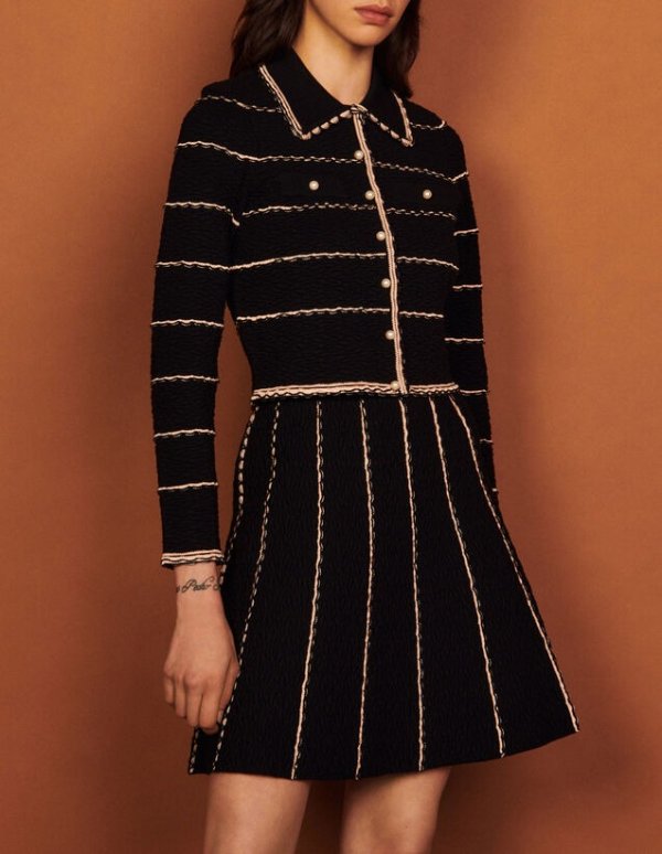 Short A-line knit skirt