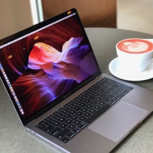 MacBook Pro 13" MPXQ2LL/A (i5 7360U, 8GB, 256GB)