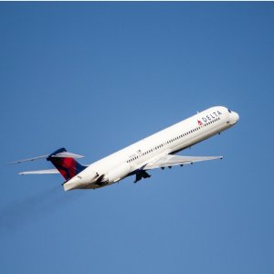 New York to Iceland Round-trip nonstop airfare sale@ Skyscanner