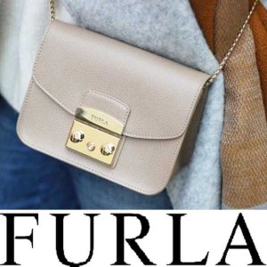 Furla 经典盒子包热卖 £158收黑色经典包包！